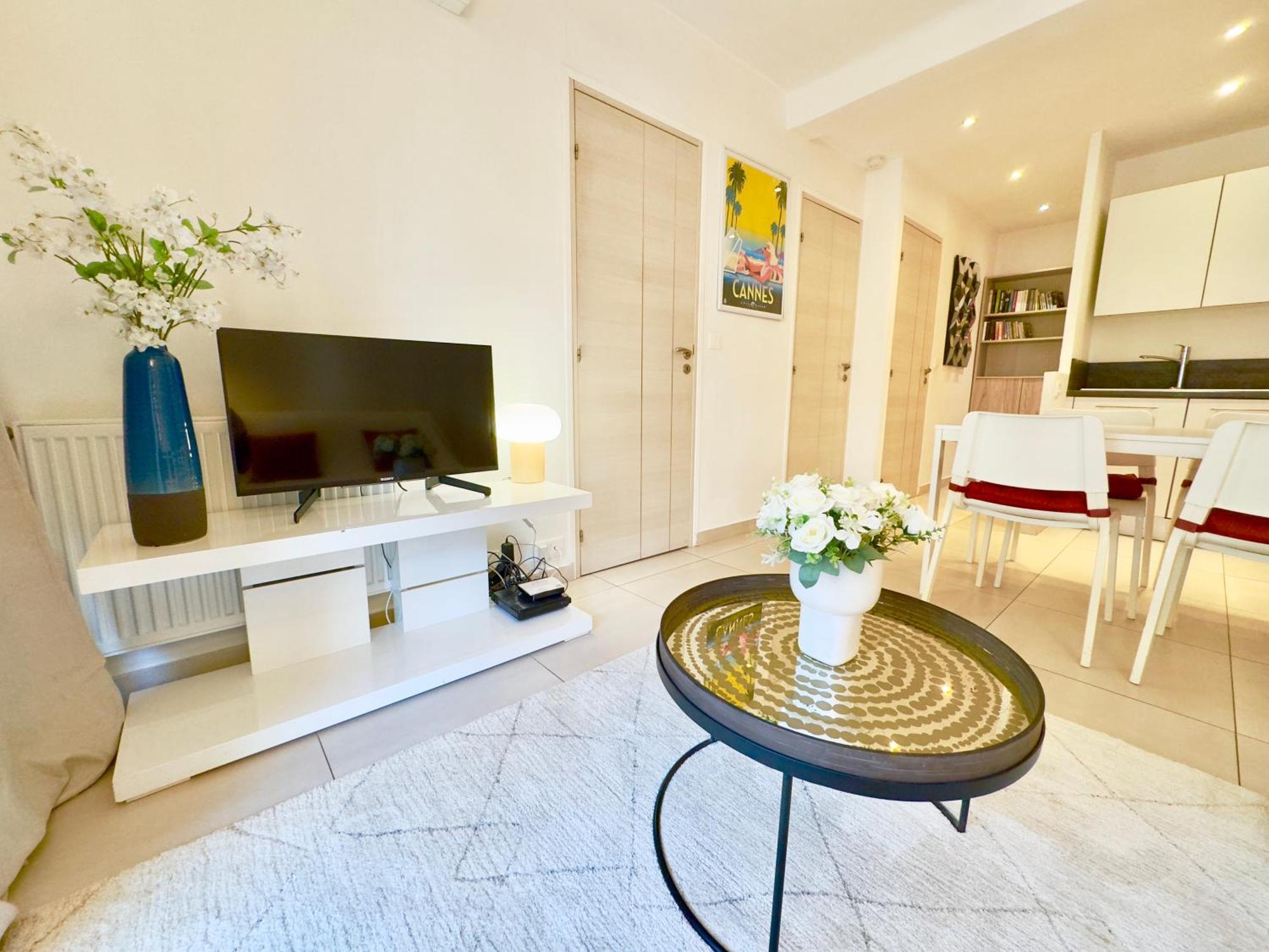 Apartment Superbe Avec Terrasse 1mn Des Plages De La Croisette *