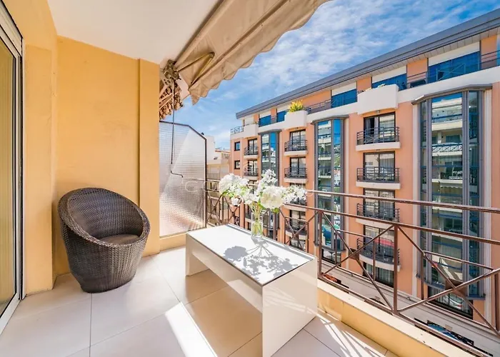 SPACIOUS APARTMENT 1mn BEACH NEAR HOTEL MARTINEZ
