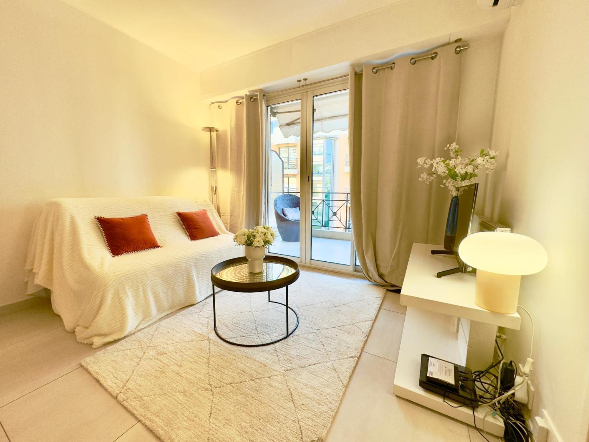 Appartement Superbe Avec Terrasse 1mn Cannes